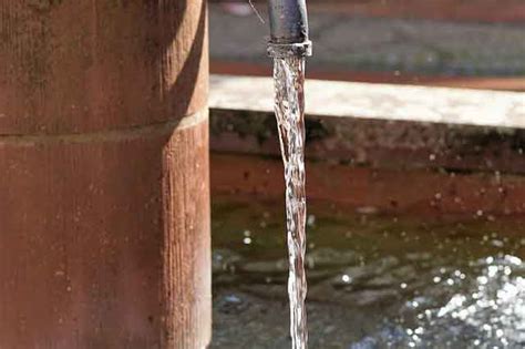 Oszczędź wodę dzięki między innymi specjalnym "zbieraczom" deszczowej wody 2022
